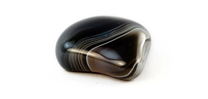 Чёрный агат: Значение и магические свойства камня
