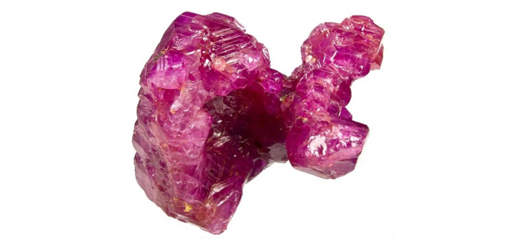 Розовый Сапфир: Значение и магические свойства камня