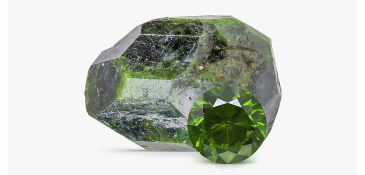 Зелёный гранат: Значение и магические свойства камня